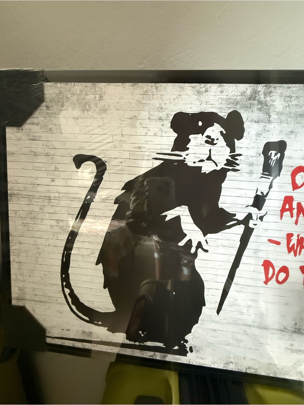 BANKSY / RAT OUT OF BED CANVA - Picture 4 of 7